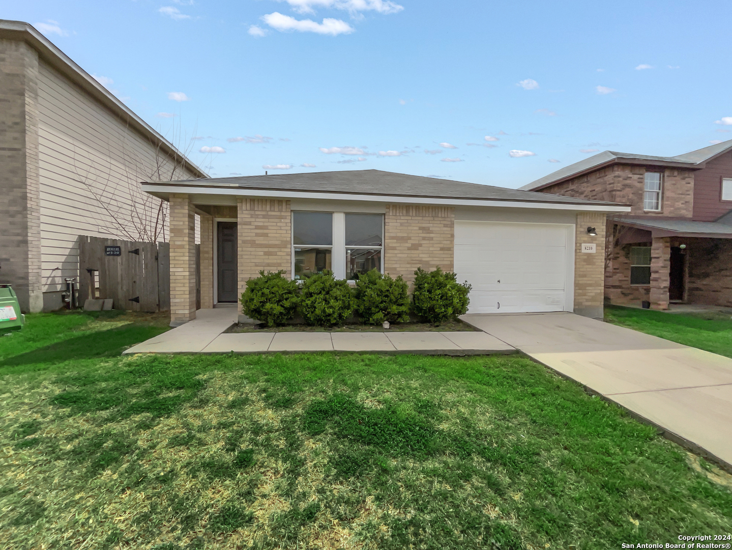 8239 Heights Valley, Converse TX 78109