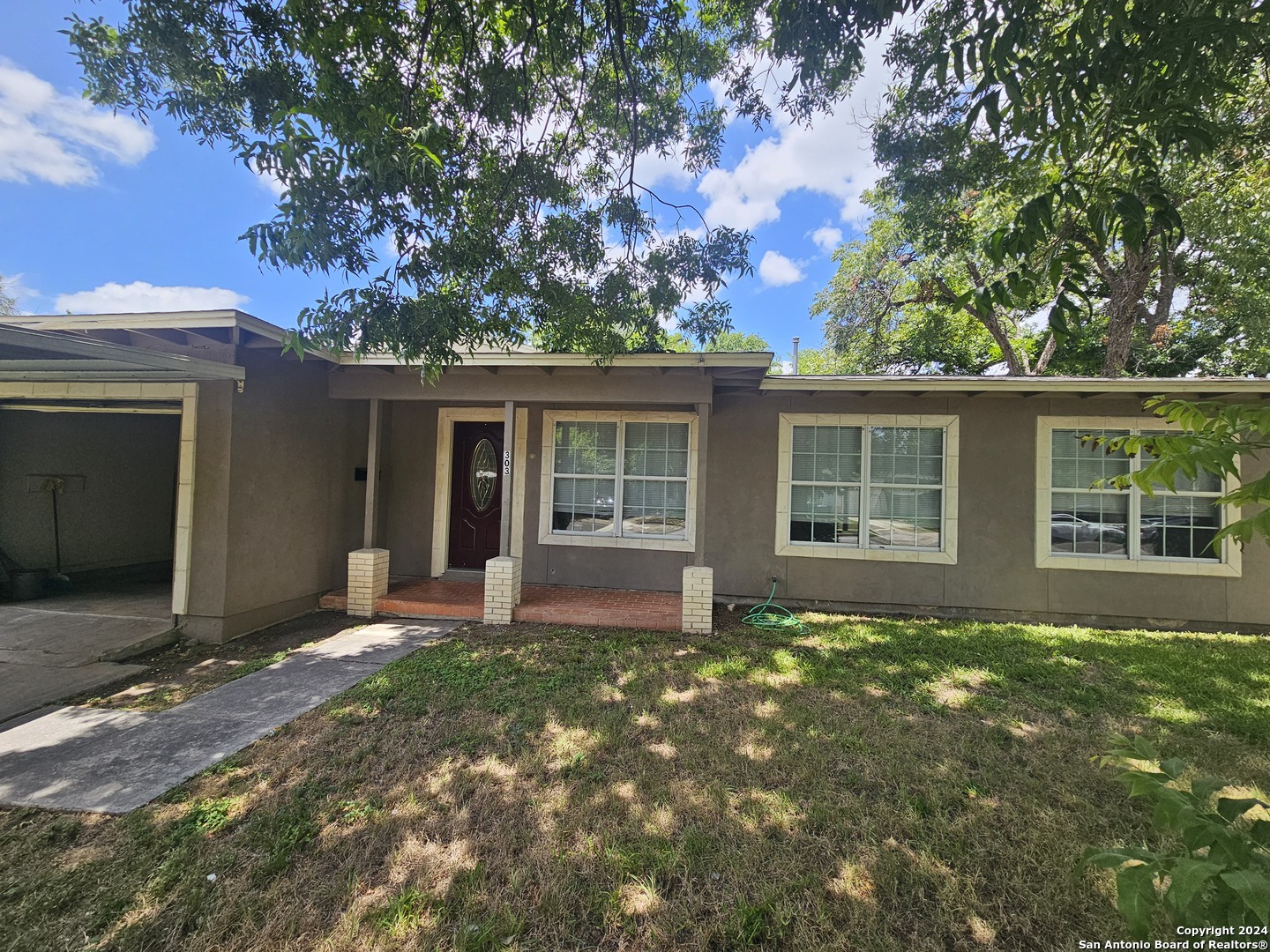 303 PILGRIM DR, San Antonio TX 78213