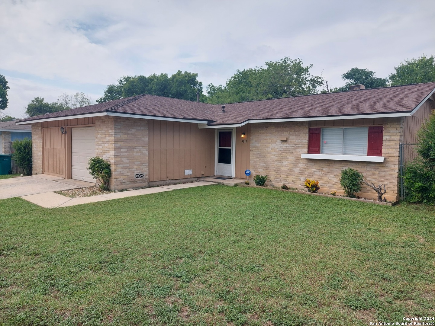 9815 Meadow Lark, Converse TX 78109
