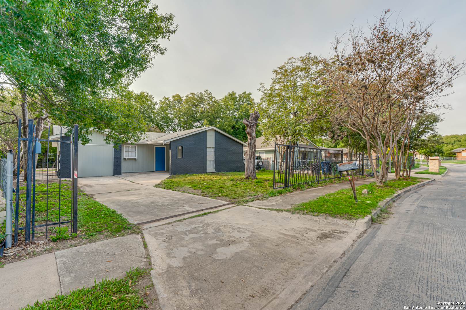 2422 LAKE LOUISE DR, San Antonio TX 78228