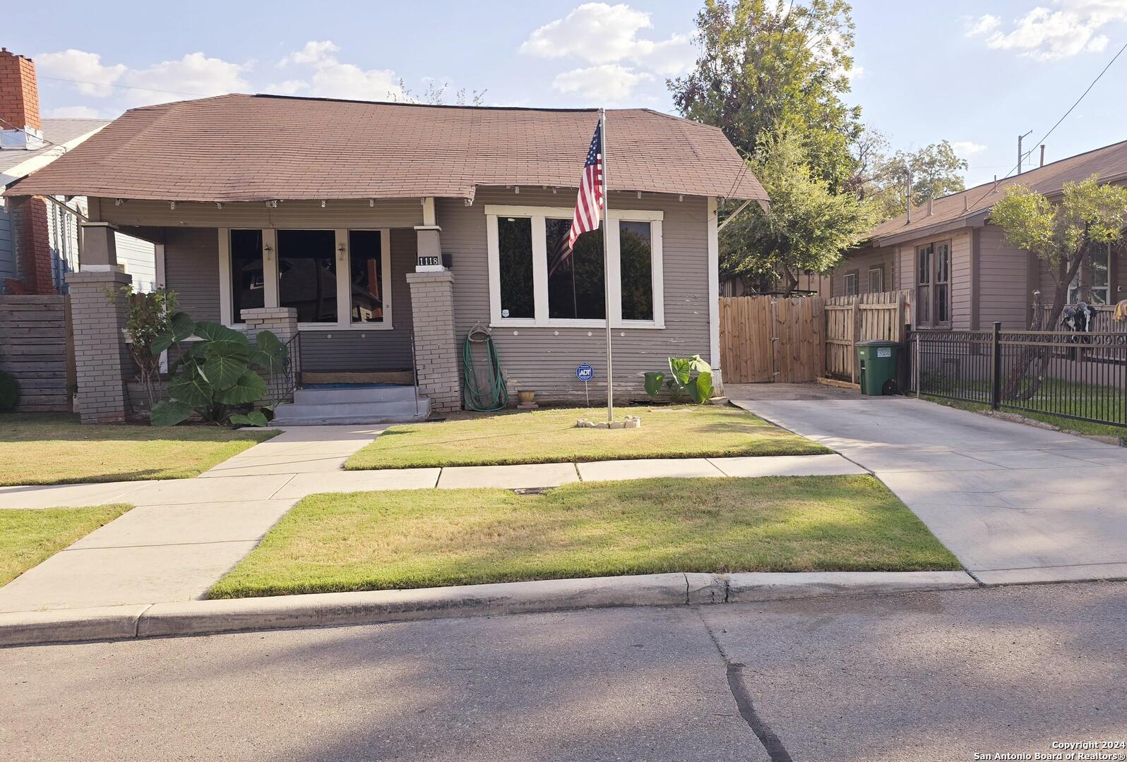 1118 HAYS ST, San Antonio TX 78202