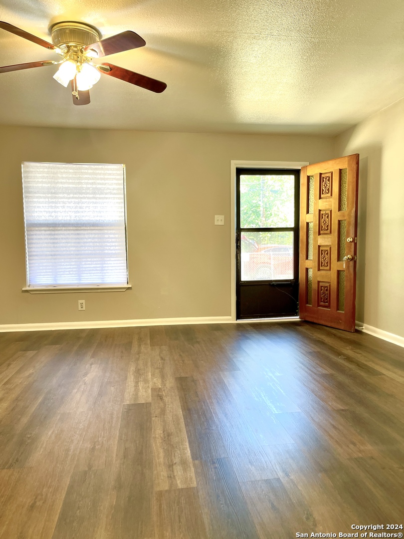 135 OLGA ST, San Antonio TX 78237