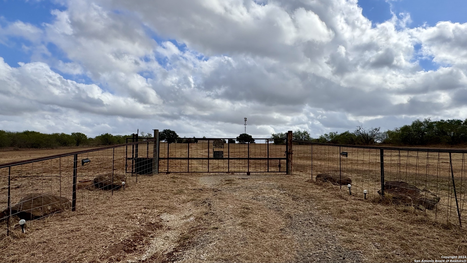 26920 CAMPBELLTON RD, San Antonio TX 78264