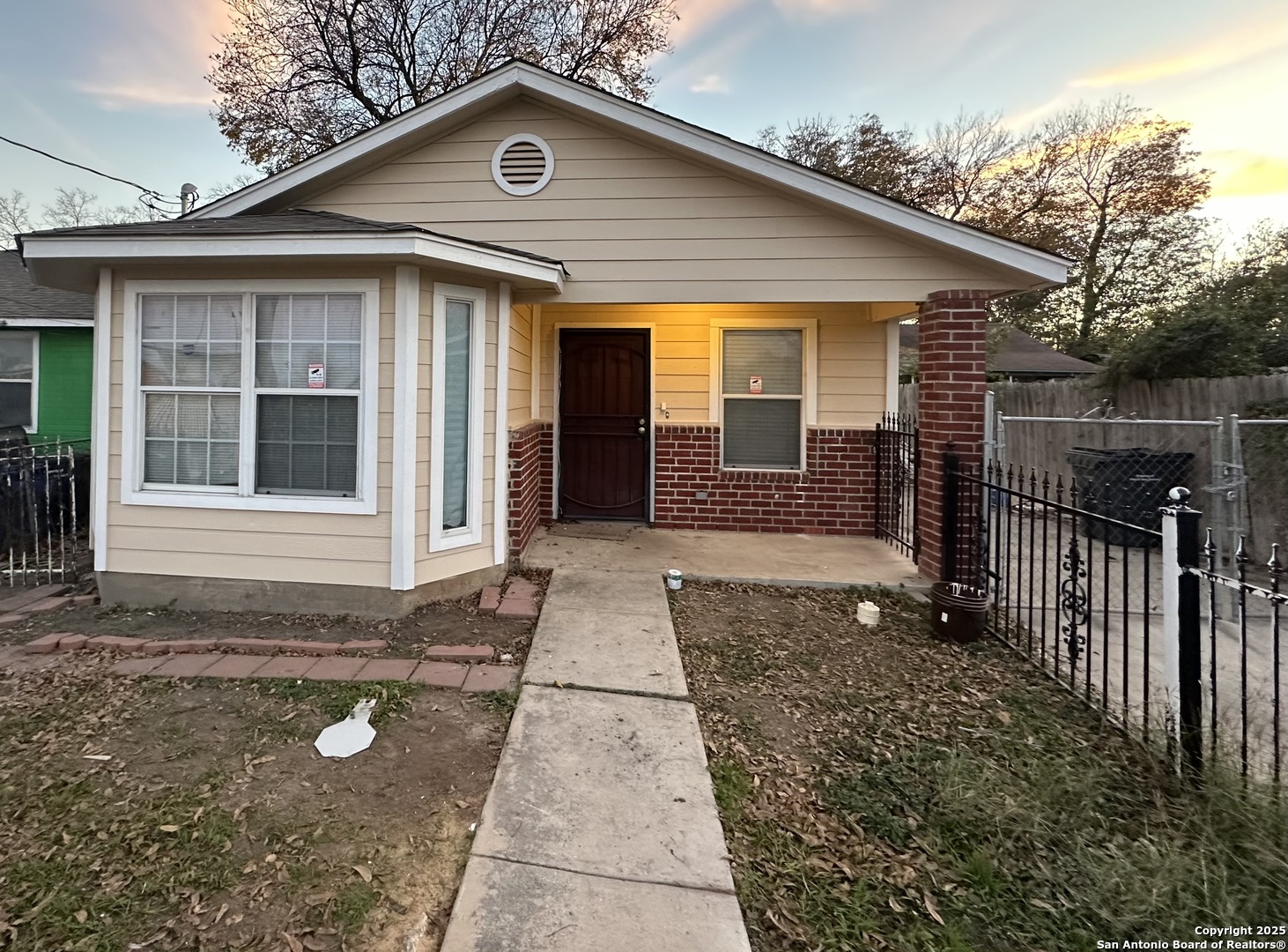 2220 S LAREDO ST, San Antonio TX 78207