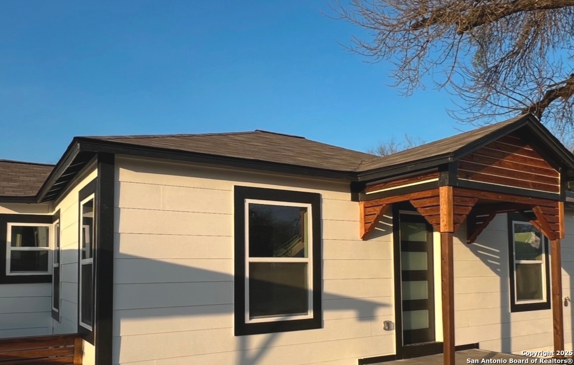 1235 SCHLEY AVE, San Antonio TX 78210