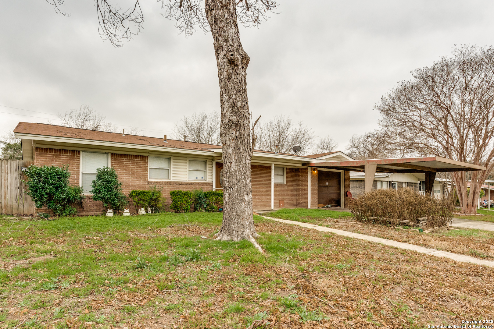 4302 Waikiki Dr., San Antonio TX 78218