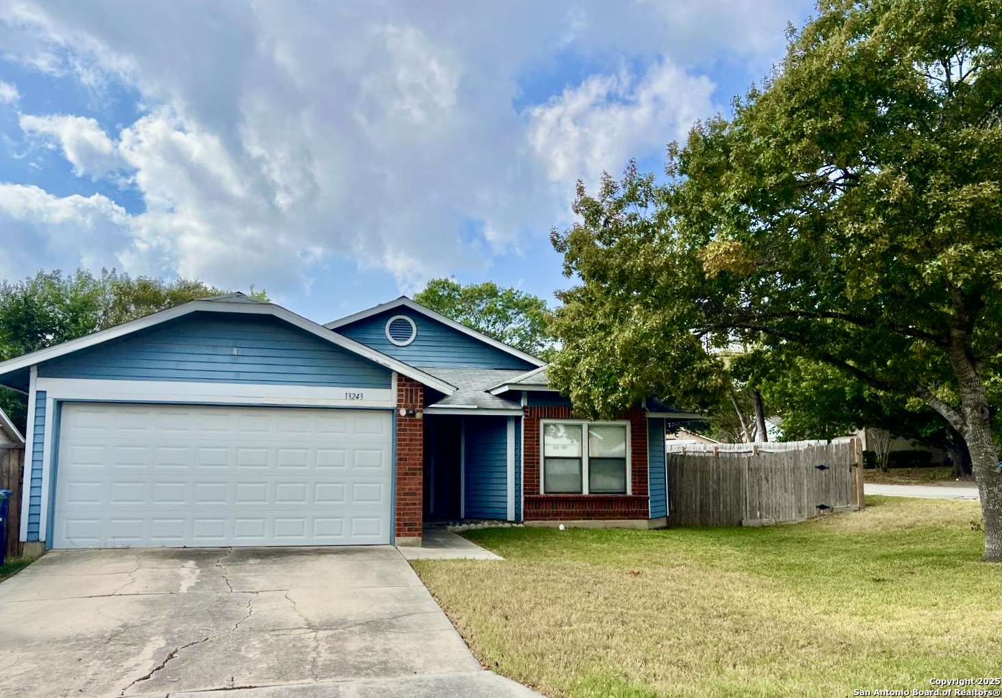 13243 Larkfield Dr, San Antonio TX 78233
