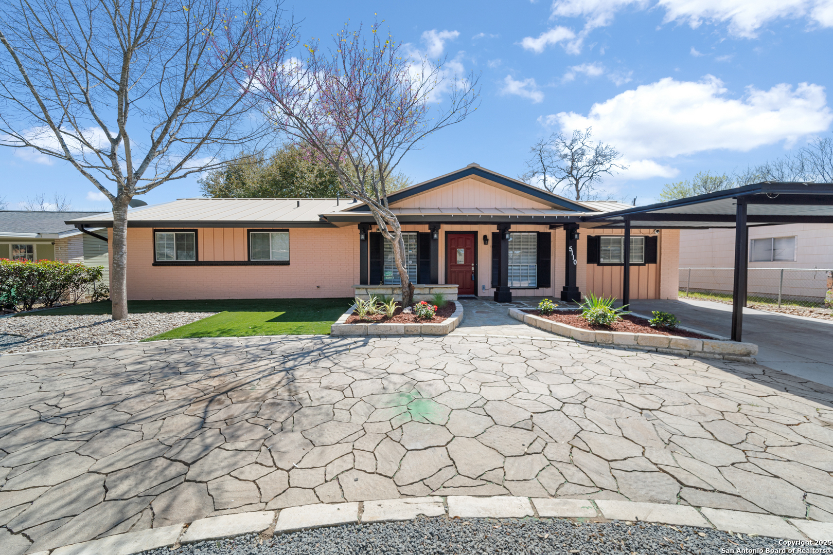 5110 Village Row Dr, San Antonio TX 78218