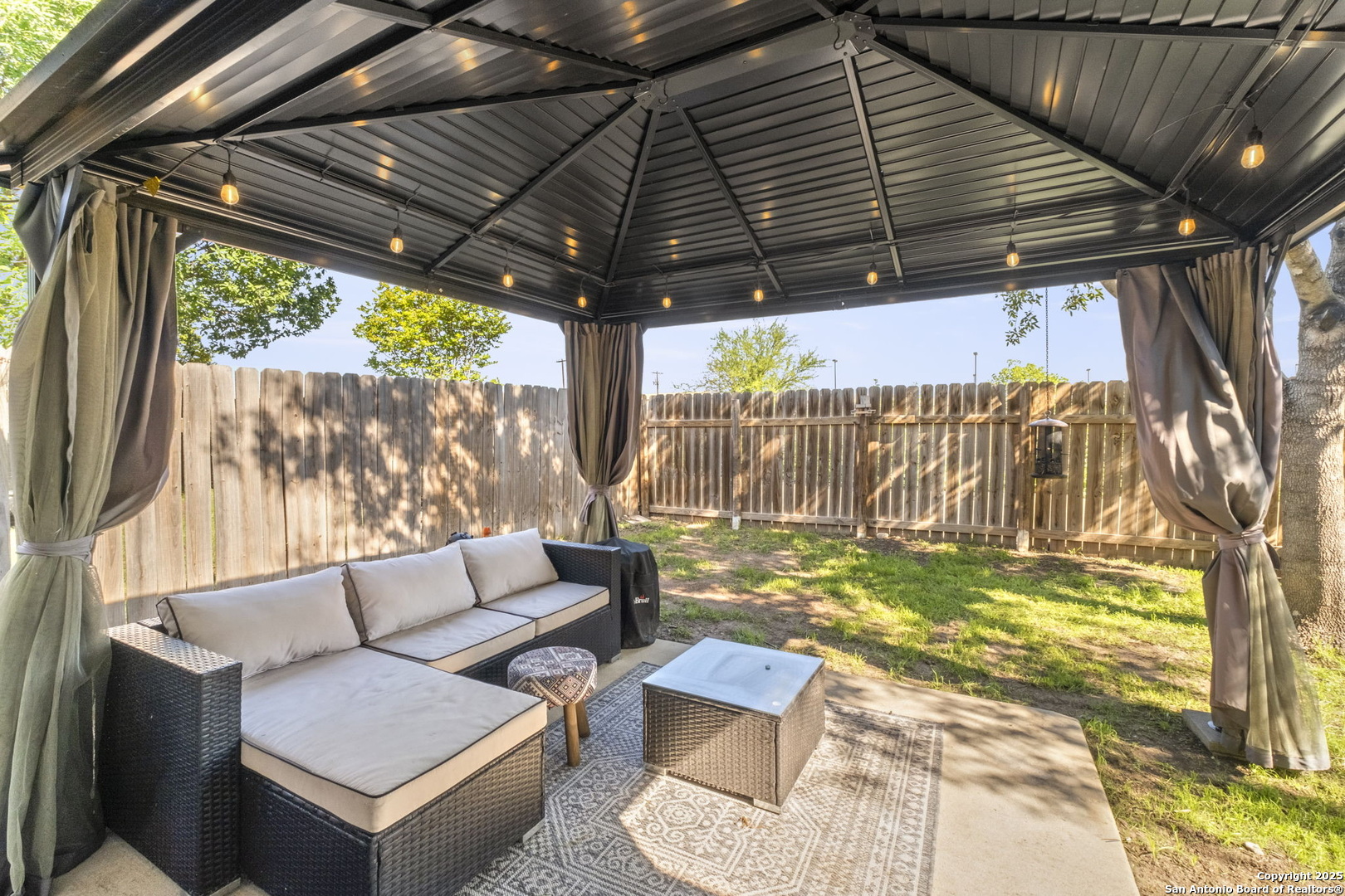 6627 Port Elizabeth, Converse TX 78109