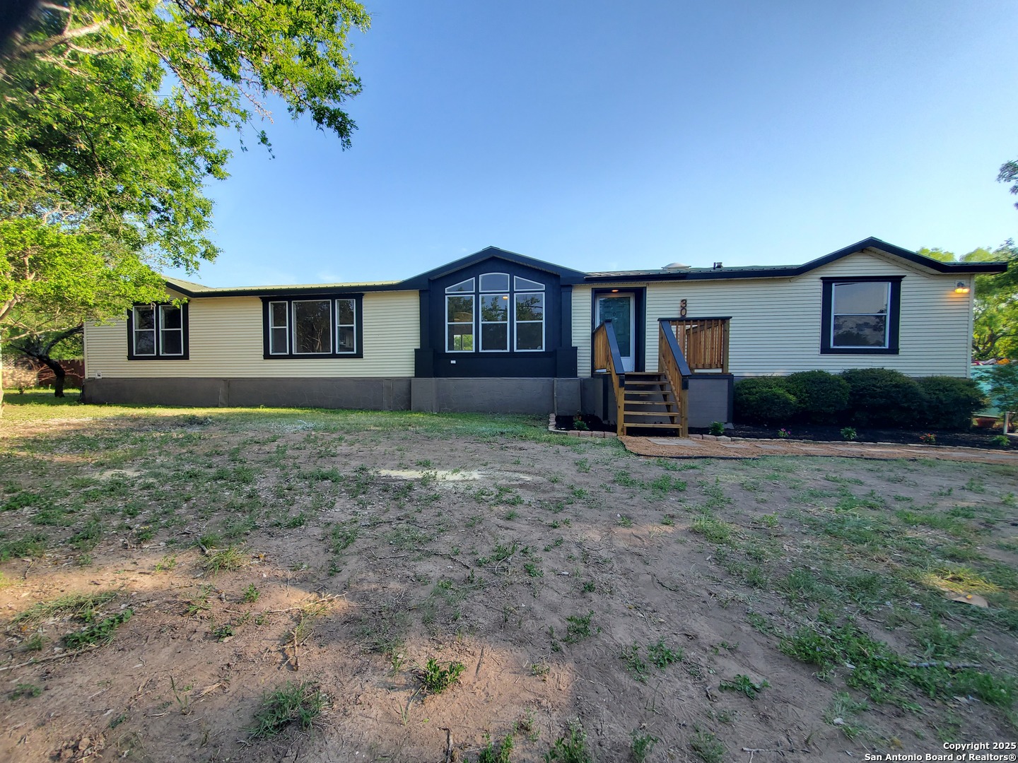 305 County Road 3821, San Antonio TX 78253