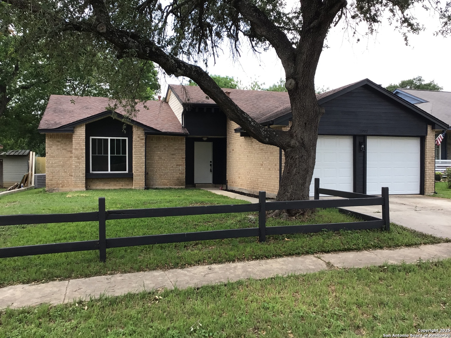 11009 Forest Crown, Live Oak TX 78233