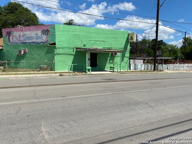 205 Frio City, San Antonio TX 78207