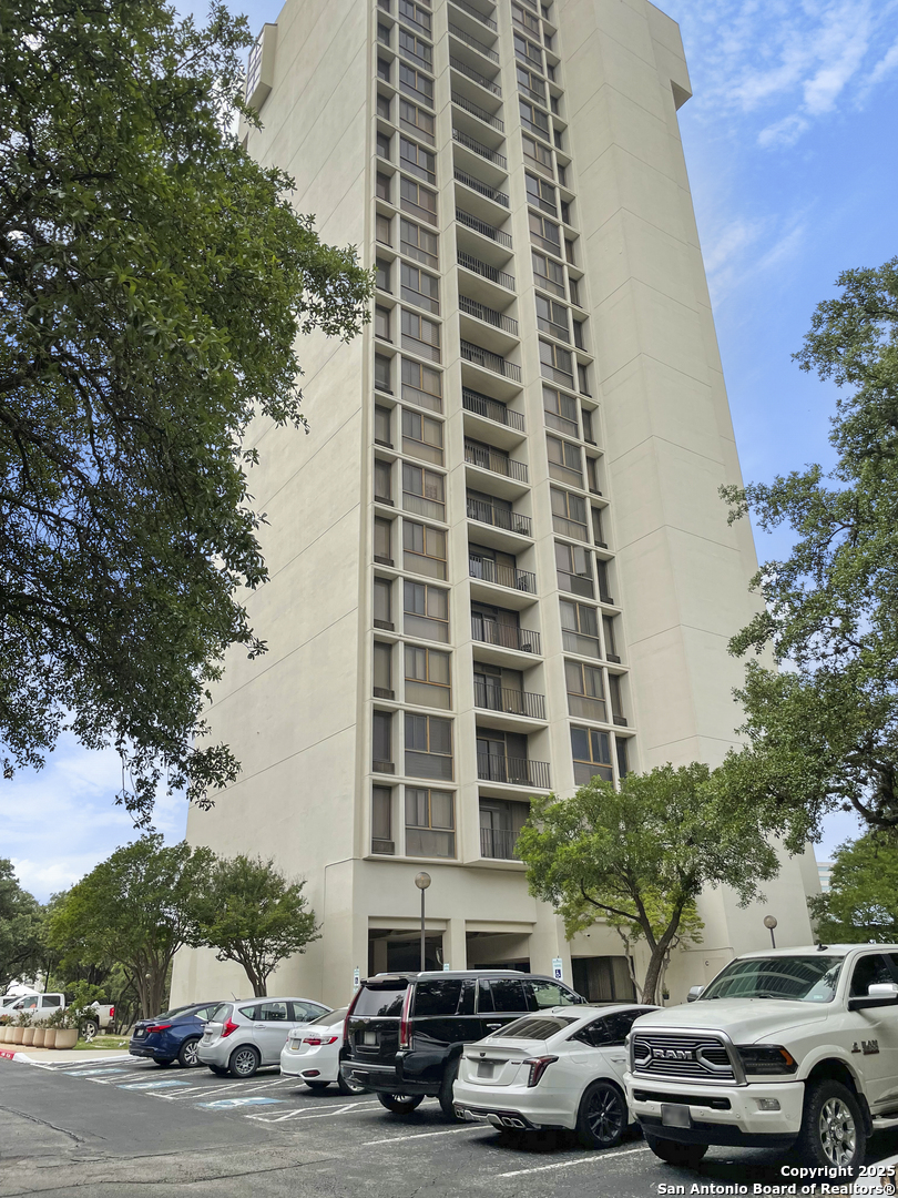 7701 Wurzbach Unit 703, San Antonio TX 78229