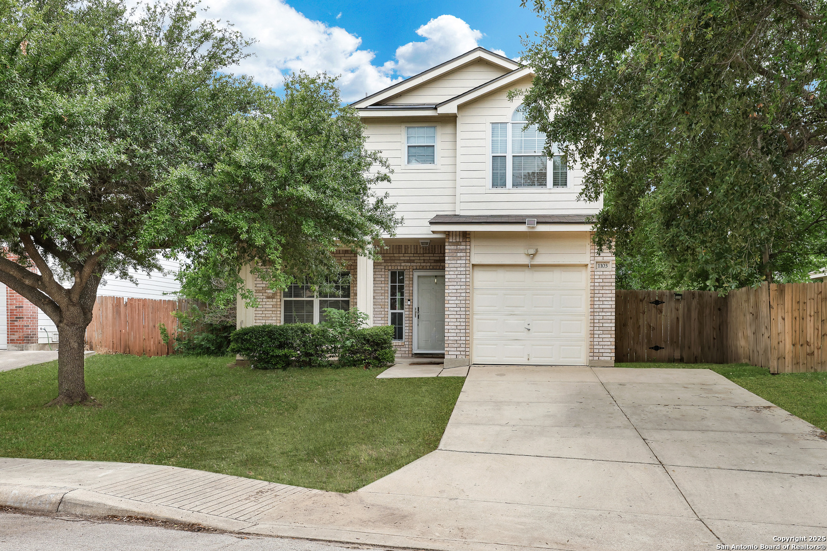 1103 Hidden Pond, San Antonio TX 78227