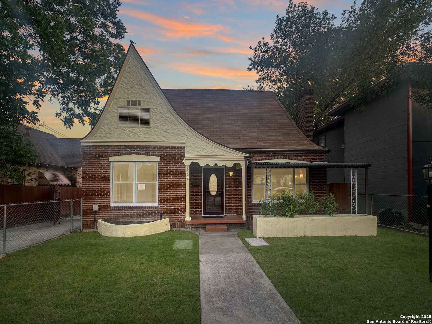 1806 W Magnolia, San Antonio TX 78201
