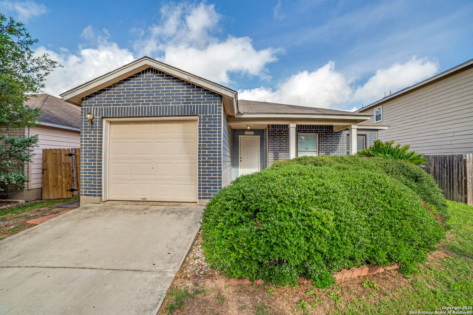 2111 Clear Ct, San Antonio TX 78227