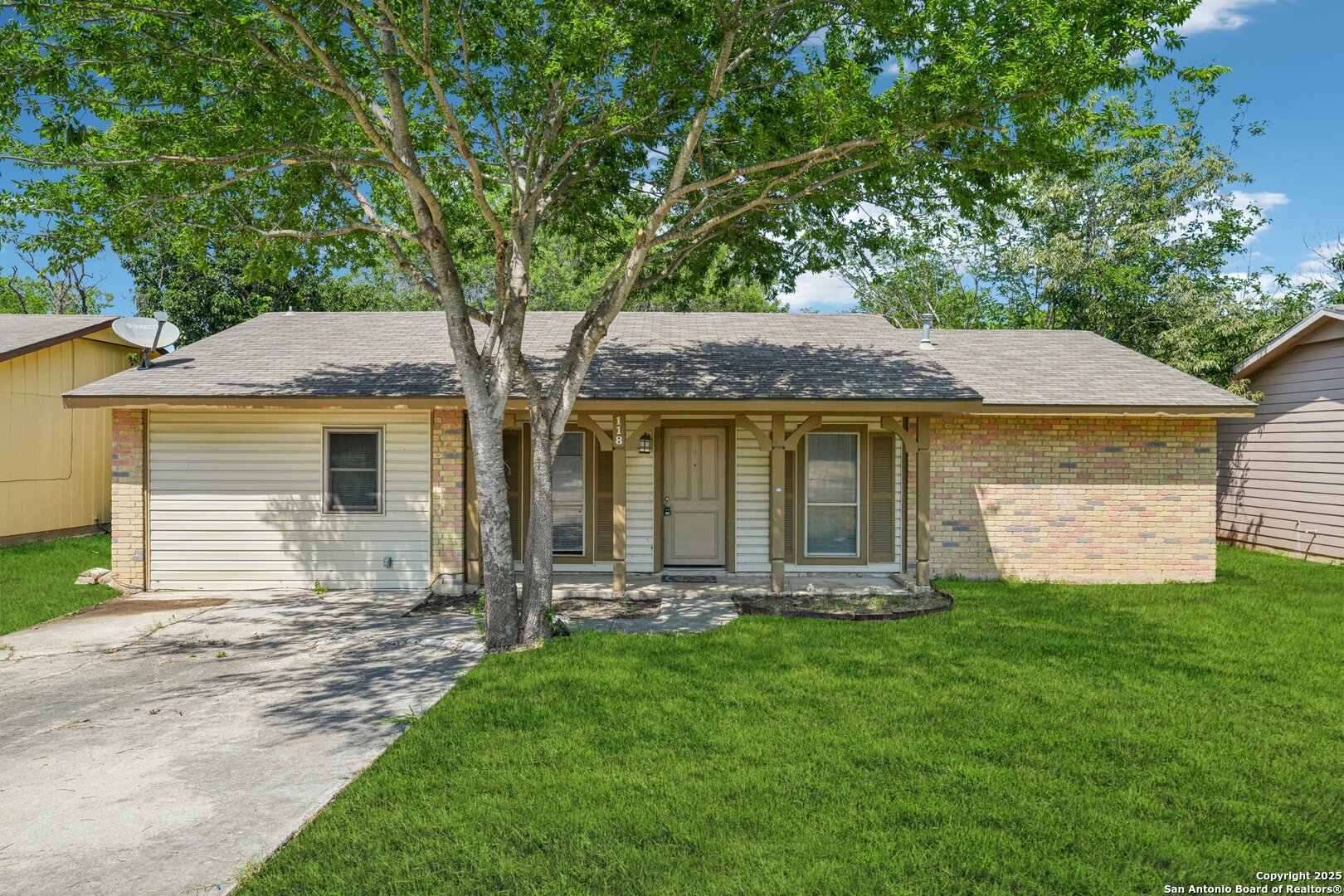 118 N Meadow St, Converse TX 78109