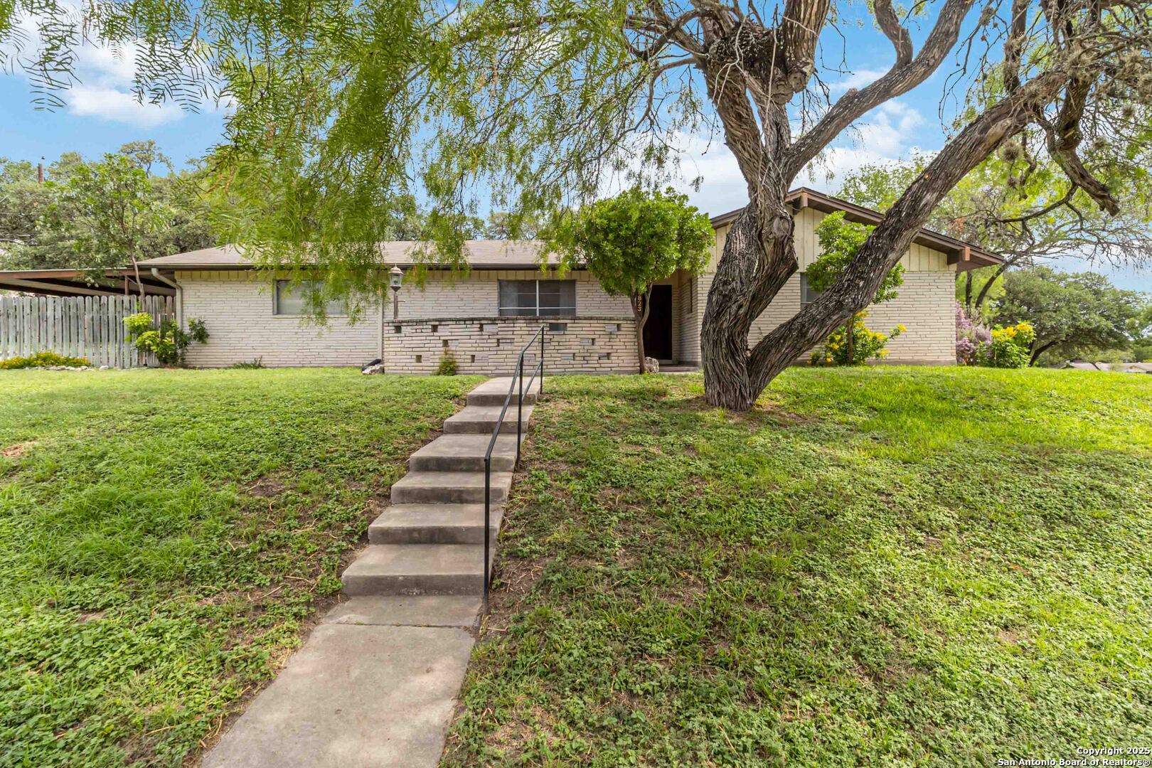 5823 Prentiss Dr, San Antonio TX 78240
