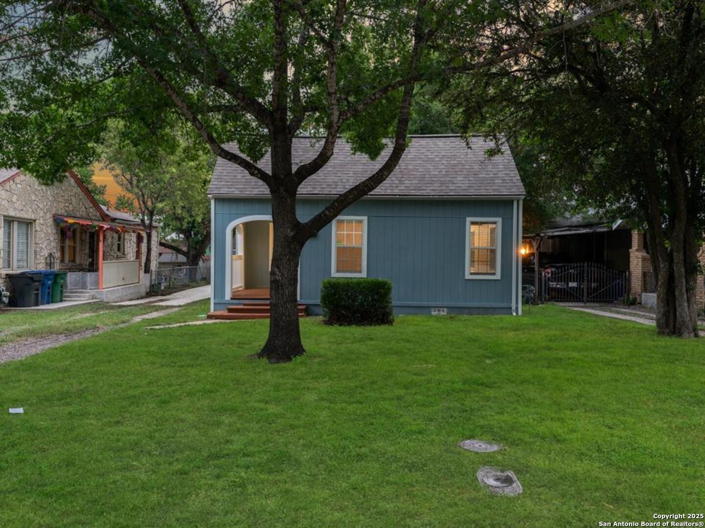 1806 W MISTLETOE AVE, San Antonio TX 78201