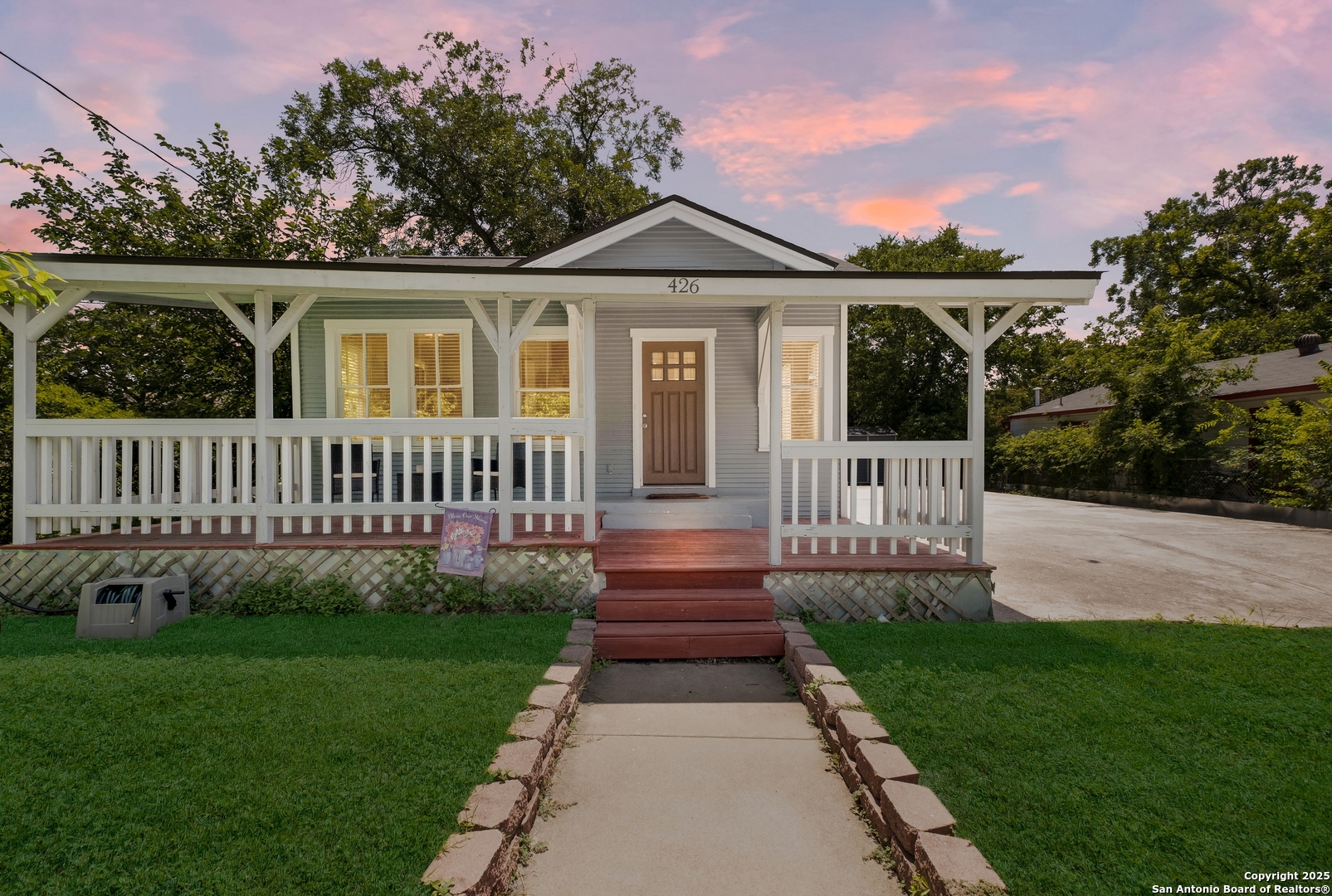 426 N Monumental St, San Antonio TX 78202