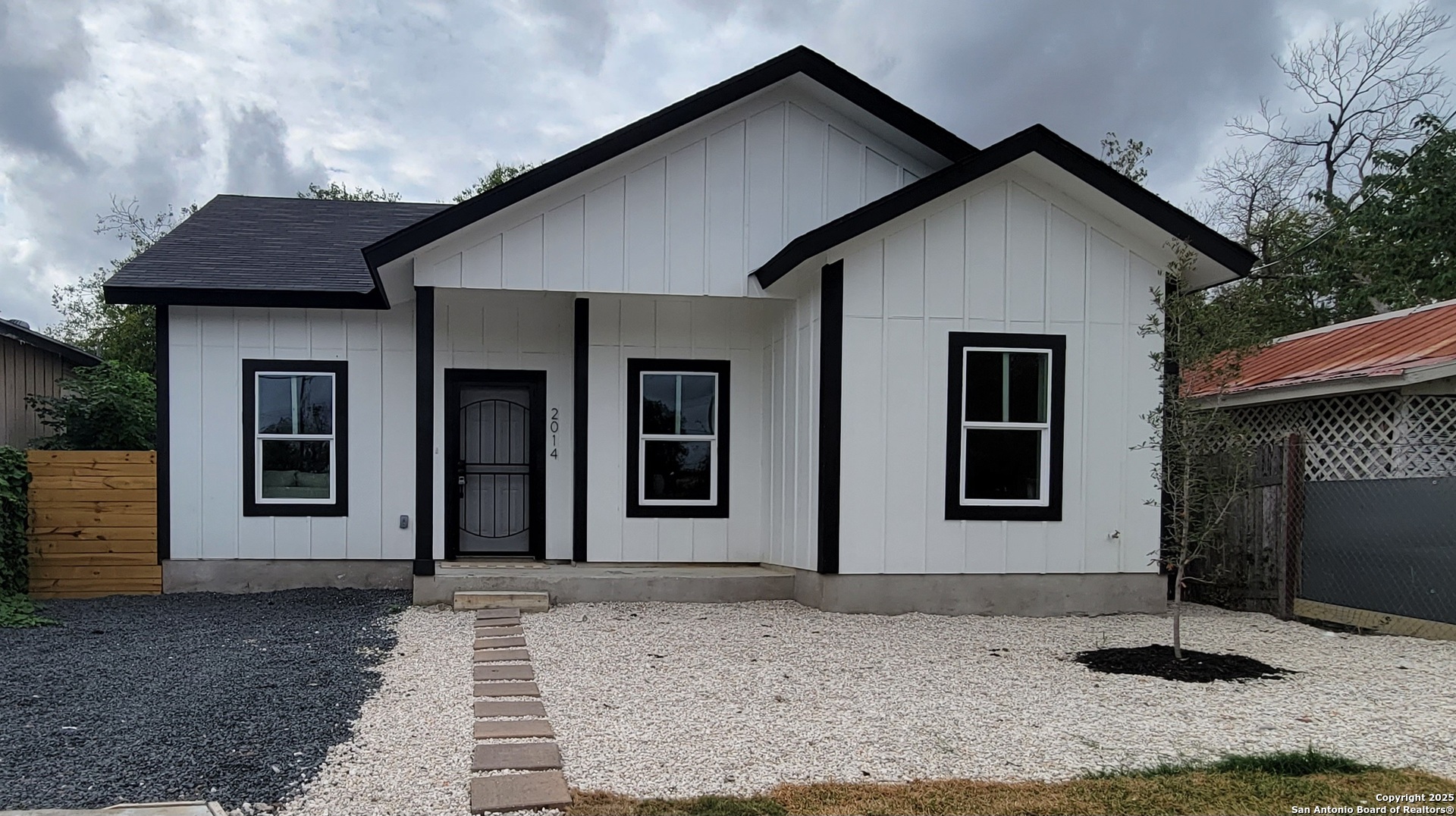 2014 Montezuma, San Antonio TX 78207