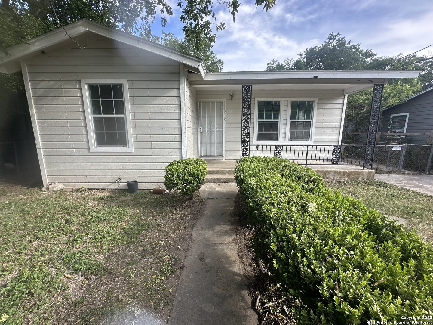 710 sterling, San Antonio TX 78220