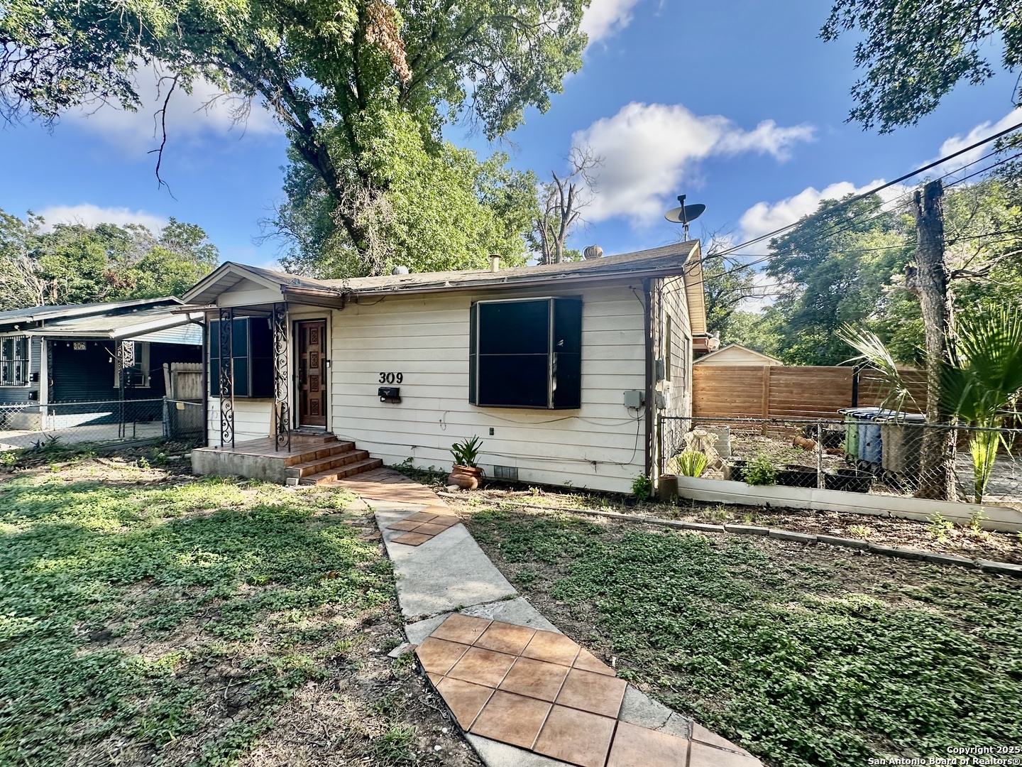 309 E French Pl, San Antonio TX 78212