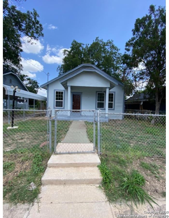 143 E Baylor, San Antonio TX 78204