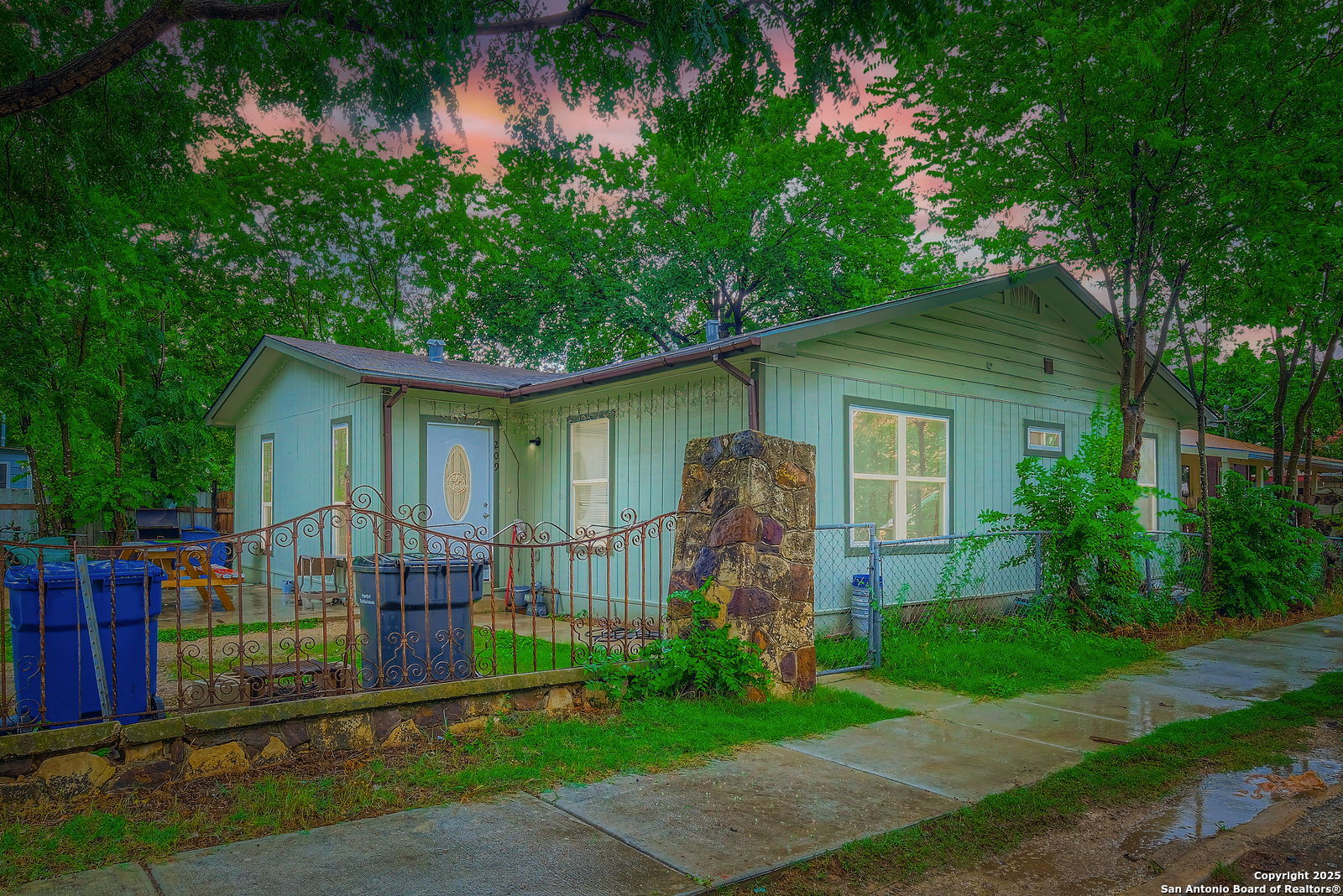 209 N Picoso St, San Antonio TX 78207