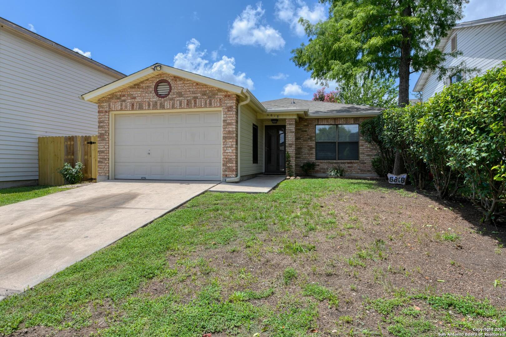 6818 Misty Field, Converse TX 78109