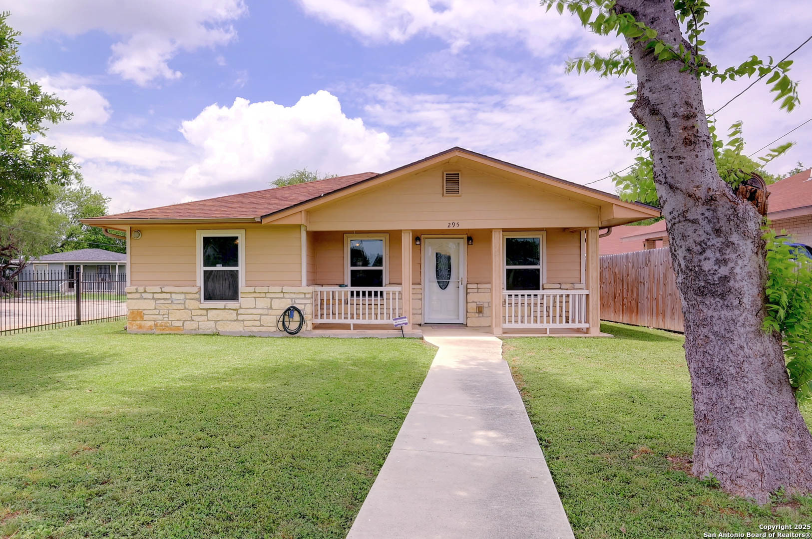 295 Riverdale Drive, San Antonio TX 78228