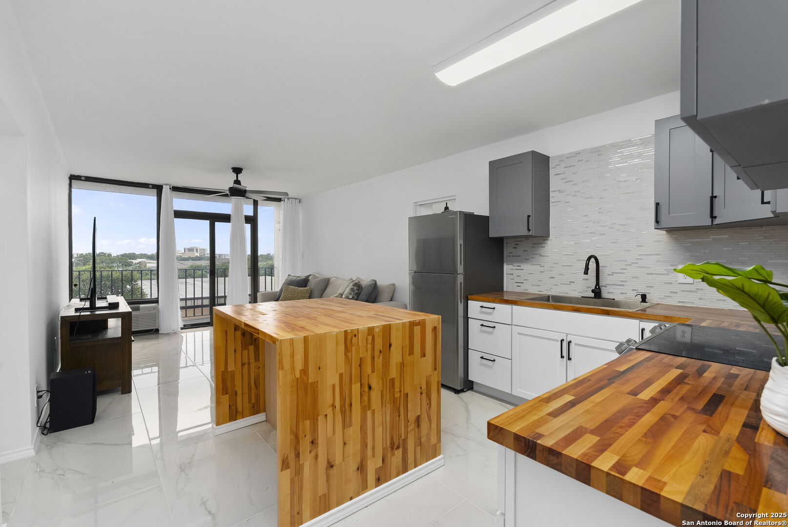7701 Wurzbach Rd Unit 305, San Antonio TX 78229