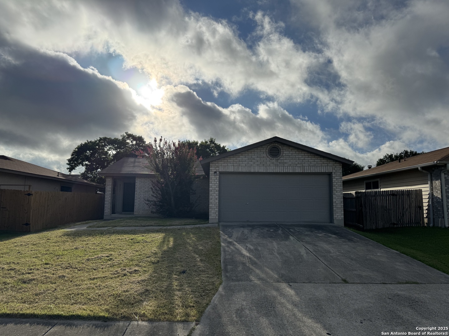 8322 pine meadow, Converse TX 78109
