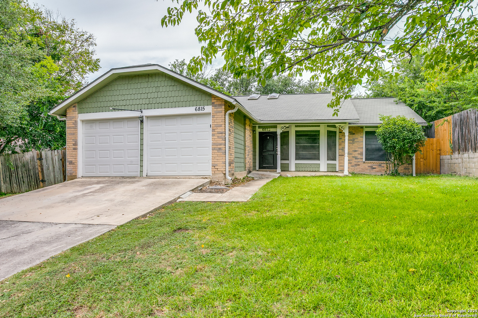 6815 Hillside Peak, San Antonio TX 78233