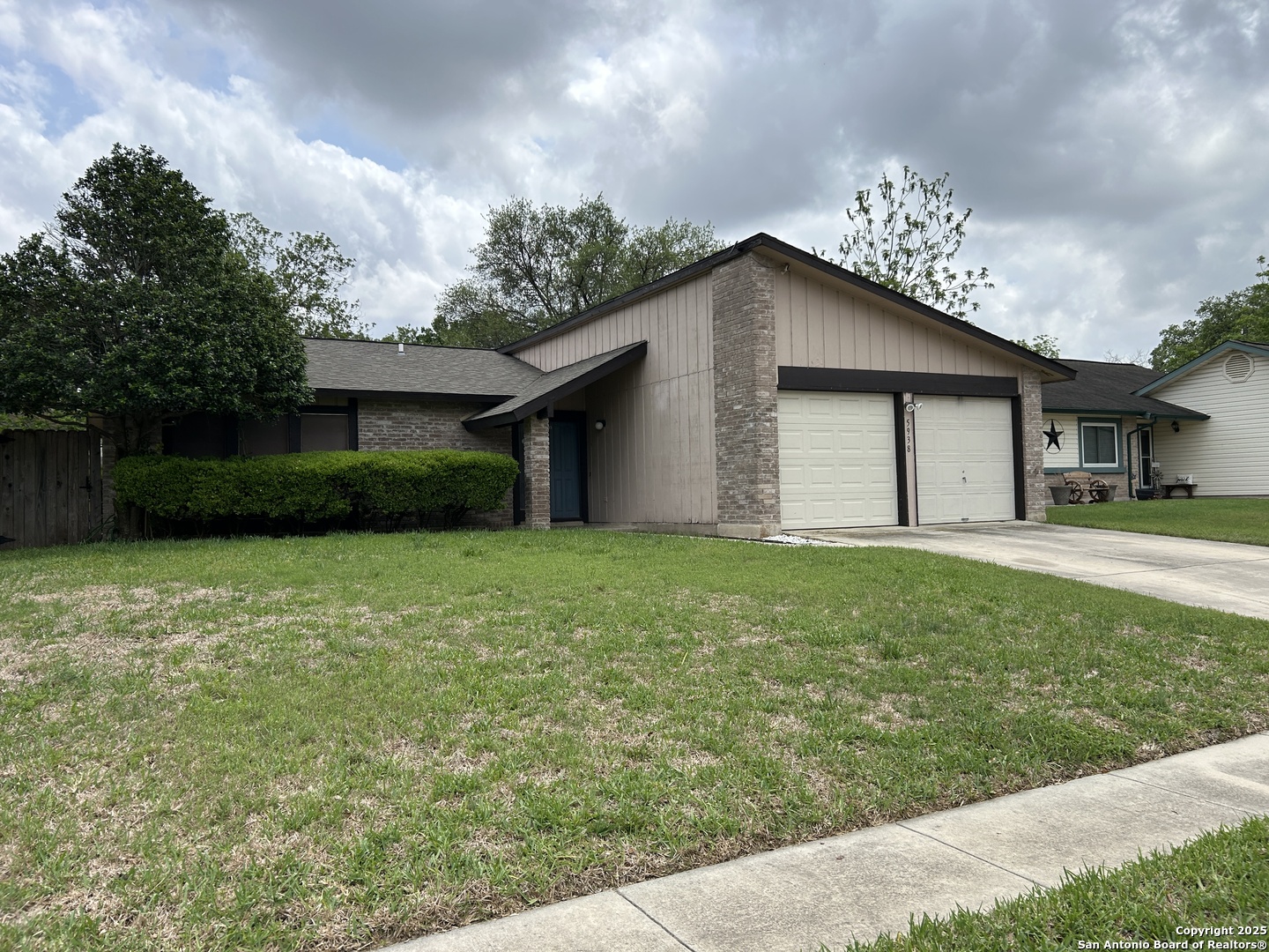 5938 Kissing Oak St, San Antonio TX 78247