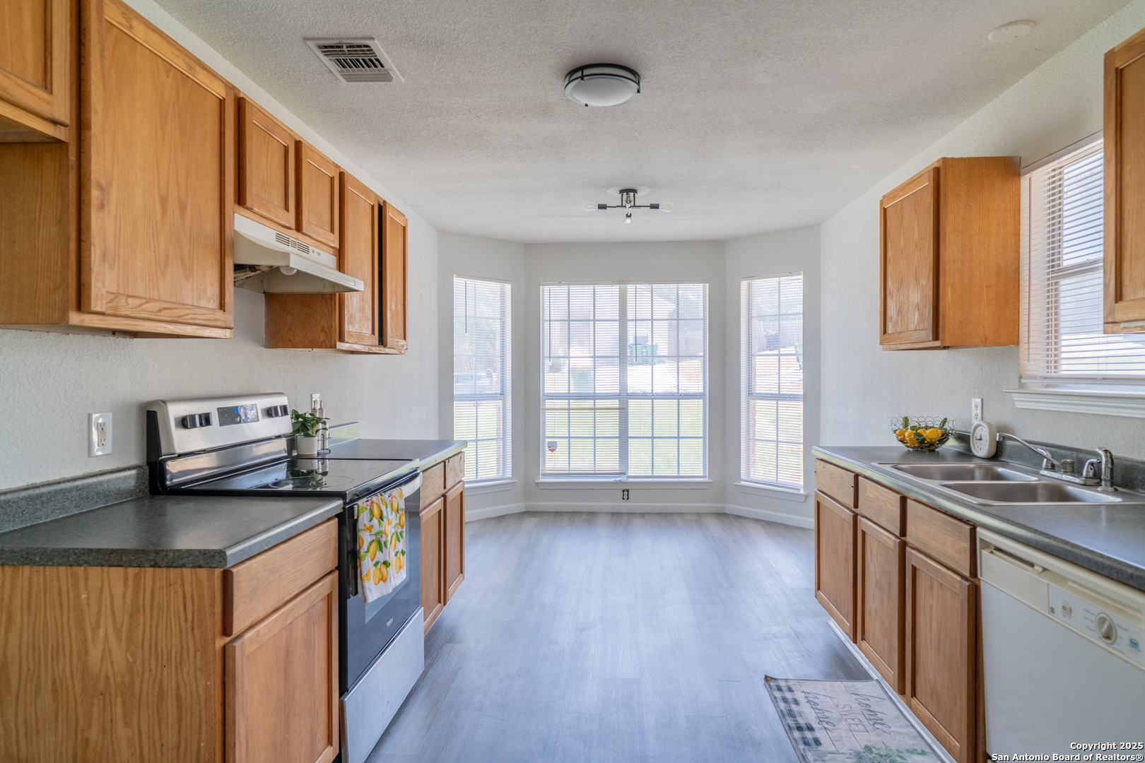 8827 DREAM AVE, Converse TX 78109