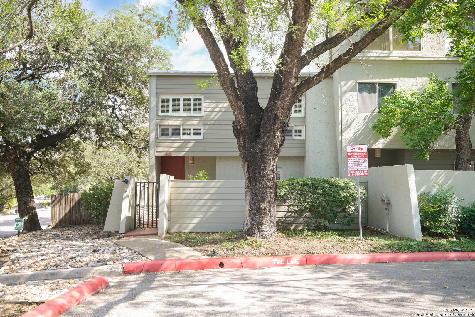 3103 Eisenhauer Unit J1, San Antonio TX 78209