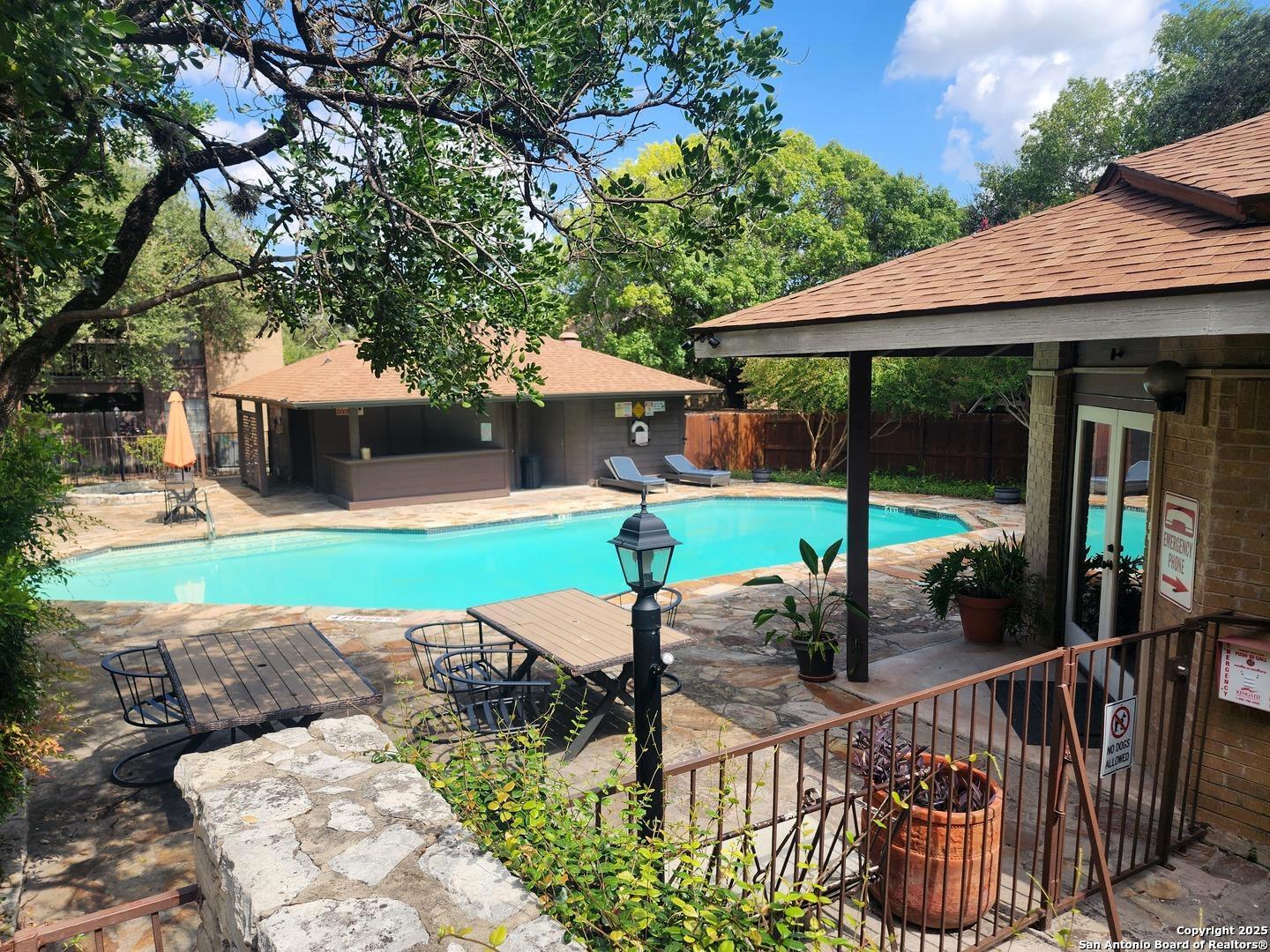 8611 Datapoint Dr Unit 44, San Antonio TX 78229