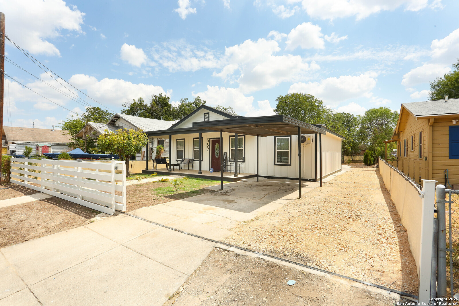 562 Kendalia, San Antonio TX 78221