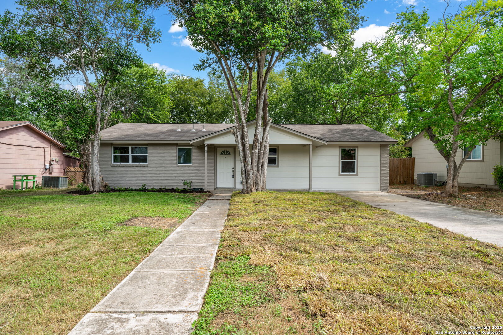 218 Park Ln, Universal City TX 78148