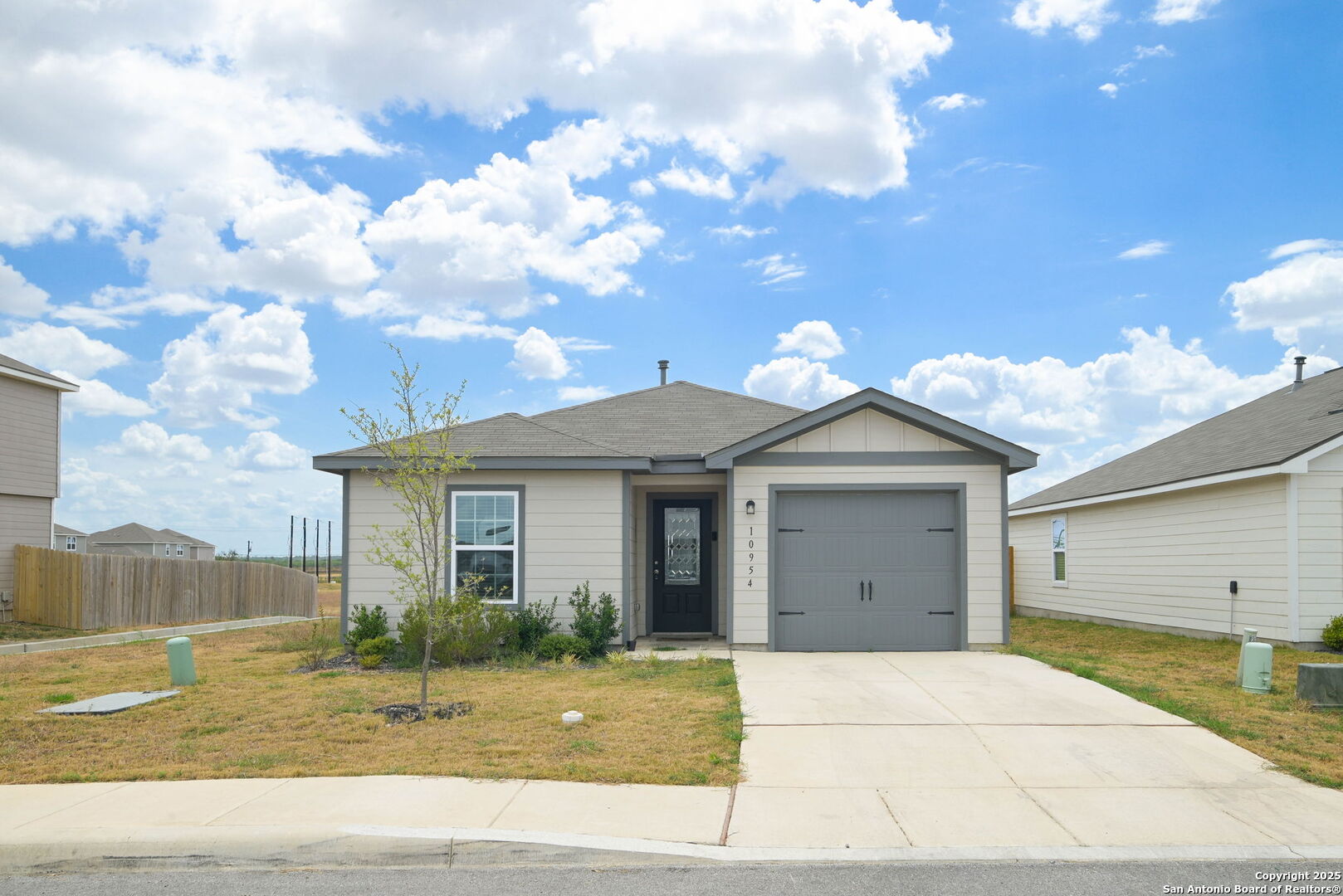 10954 Delight Grove, San Antonio TX 78109