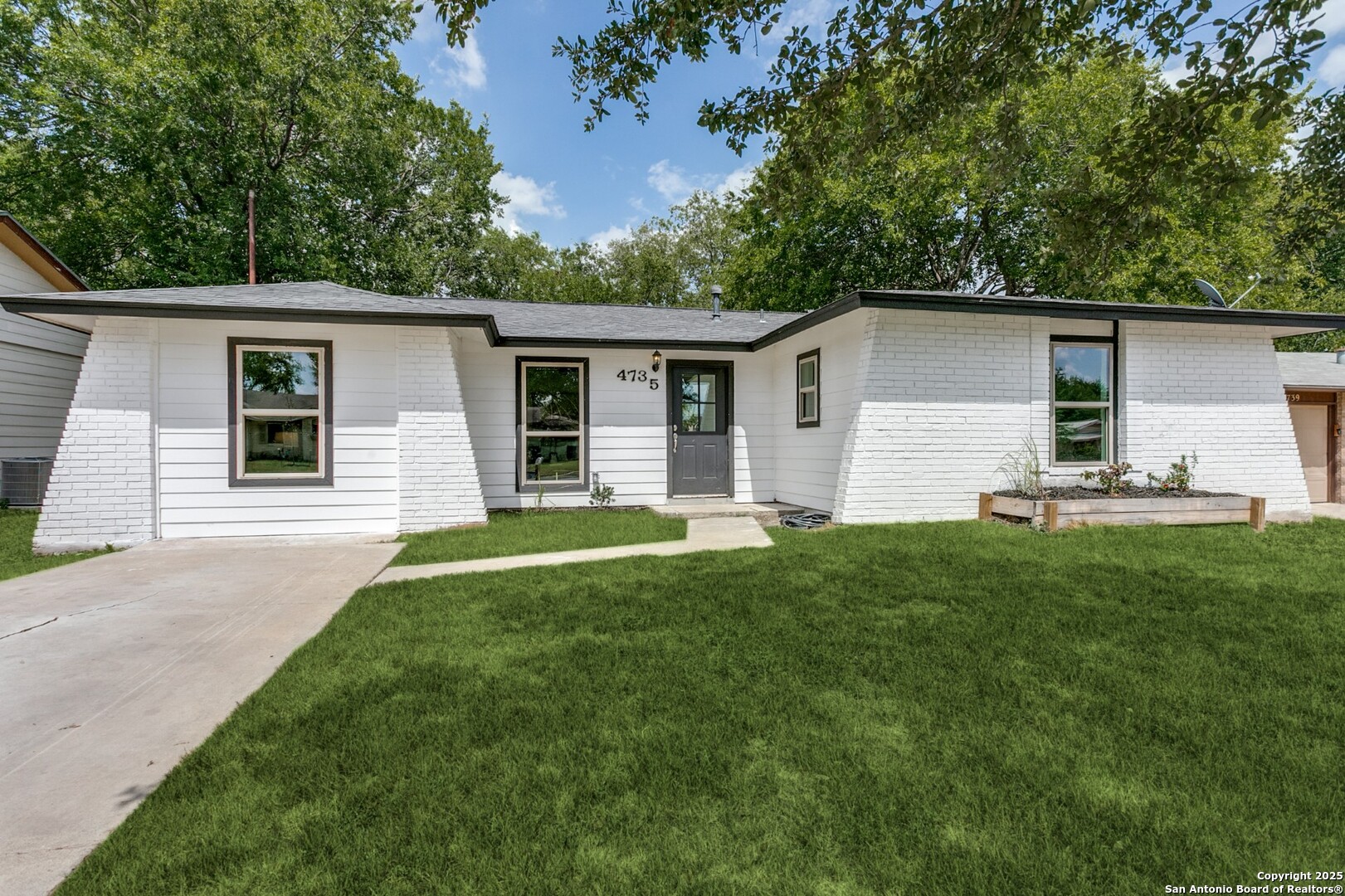 4735 Guadalajara, San Antonio TX 78233