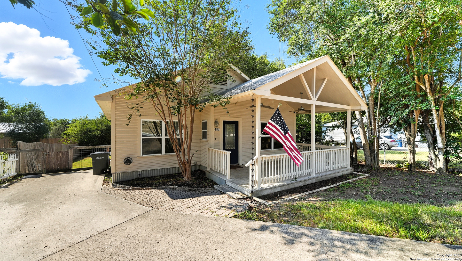 486 E South, New Braunfels TX 78132