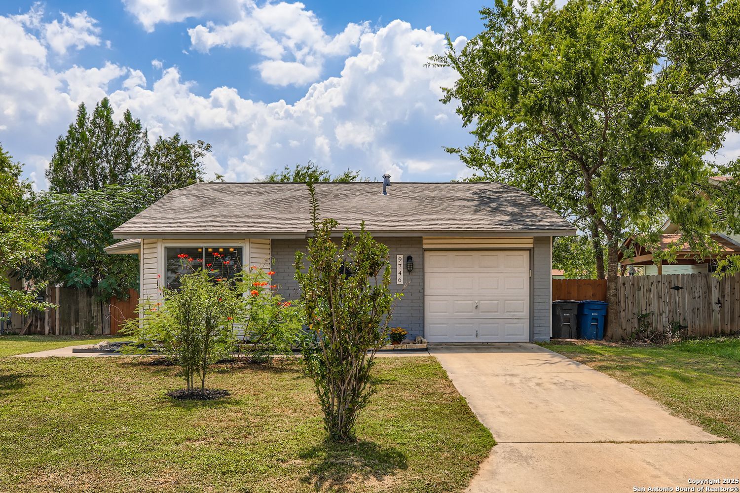 9746 Hidden Cross, San Antonio TX 78250