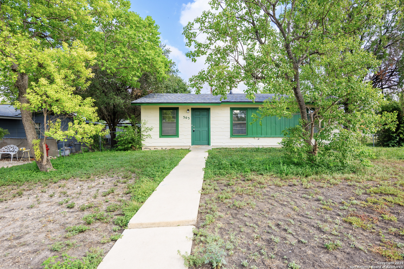 303 Revlon, San Antonio TX 78227