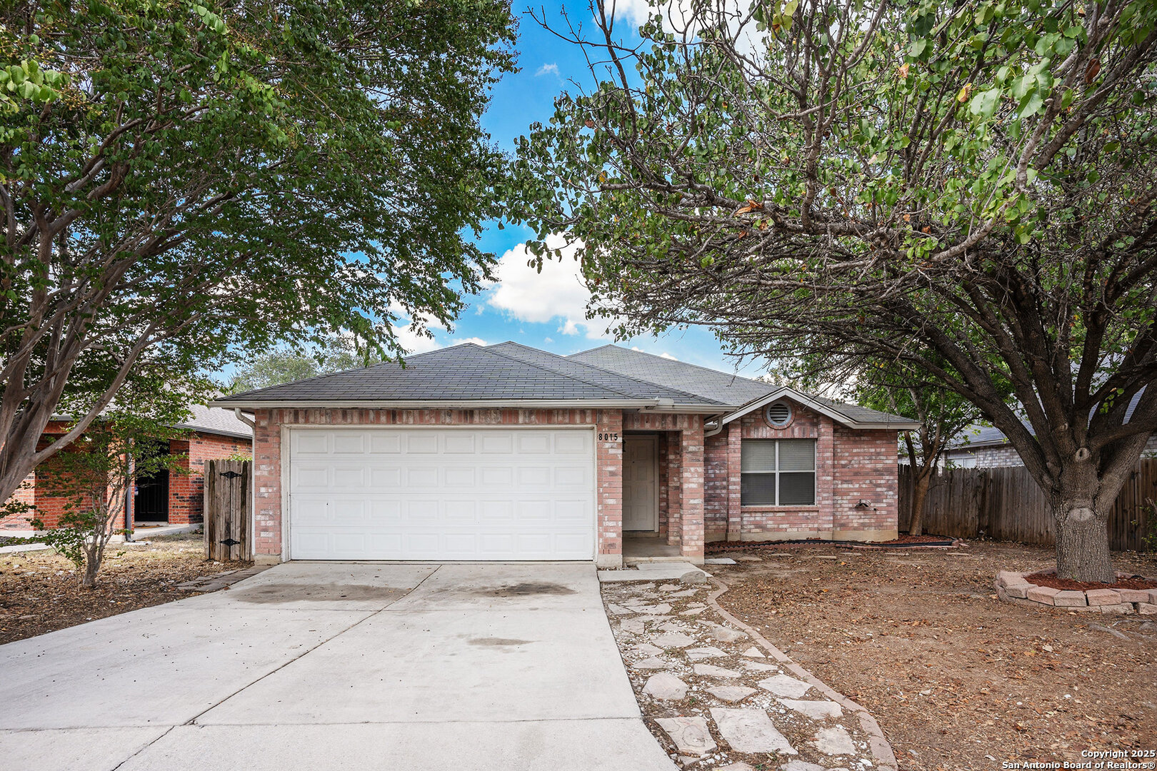 8015 Talkenhorn, Converse TX 78109
