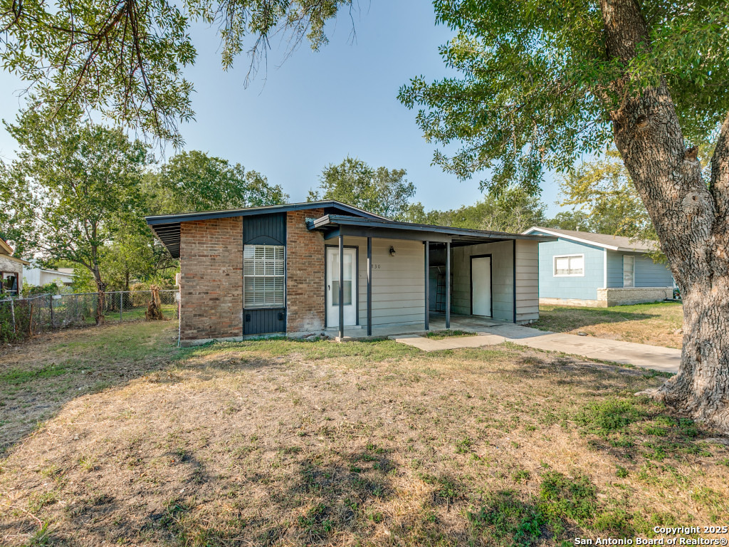 5830 Castle Yard, San Antonio TX 78218