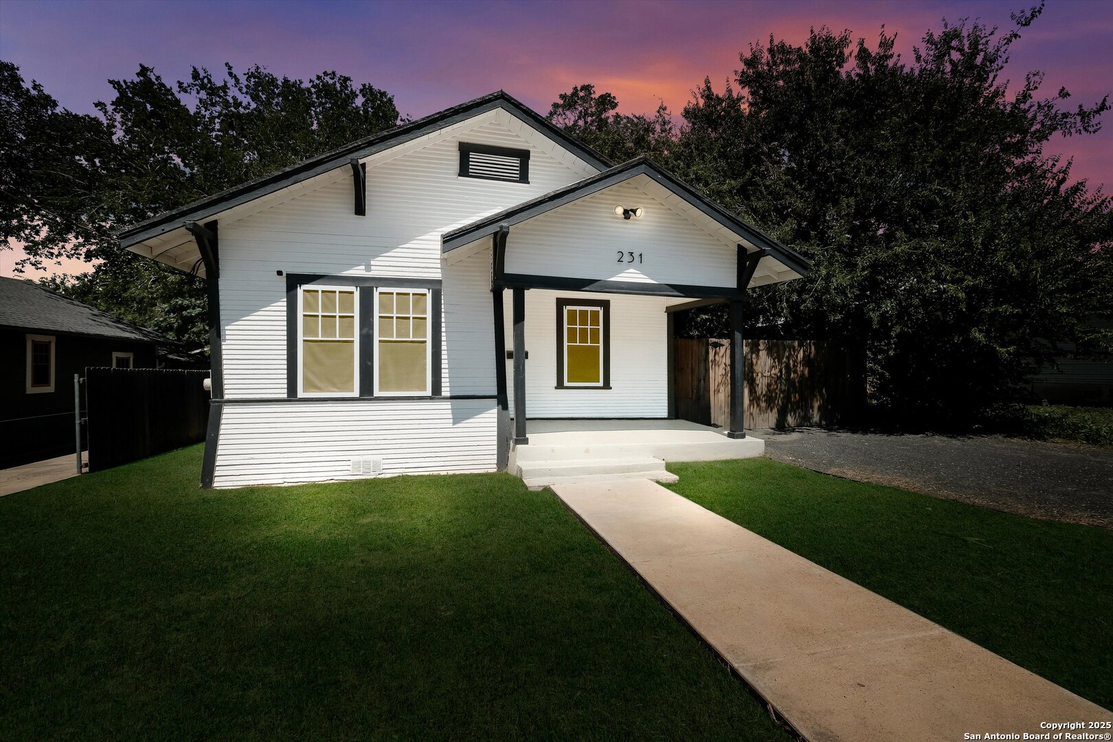 231 Nelson, San Antonio TX 78210