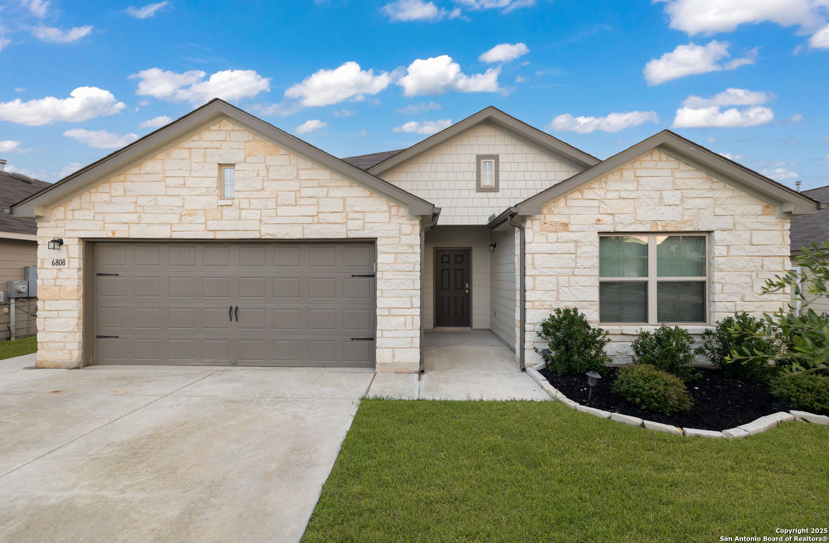 6808 Cetera Crossing, Converse TX 78109