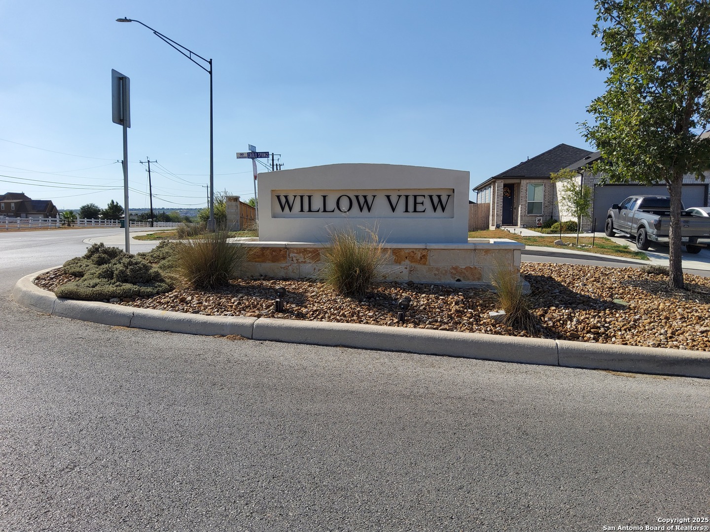 6814 Willow Lnd, Converse TX 78109